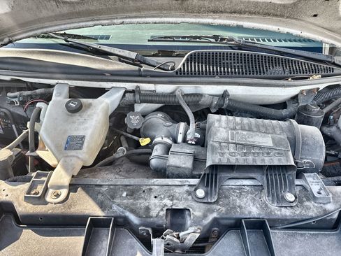 Used 2012 Chevrolet Express 3500 image 23