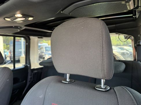 Used 2022 Jeep Wrangler Unlimited Rubicon image 23