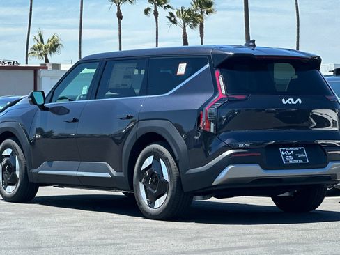 New 2026 Kia EV9 Light RWD image 6