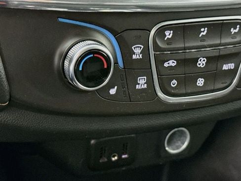 Used 2019 Chevrolet Traverse LT FWD image 20