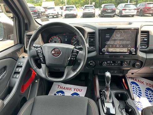Used 2022 Nissan Frontier PRO-4X w/ Technology Package AWD/4WD image 18