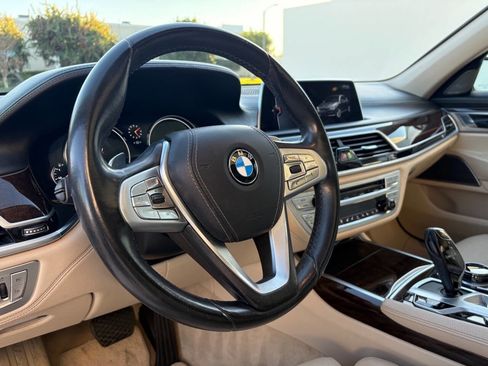 Used 2017 BMW 740i image 37