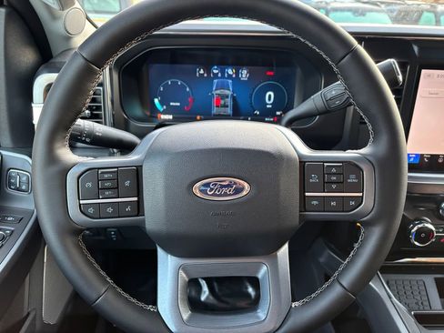 New 2026 Ford F250 Lariat w/ Black Appearance Package image 31