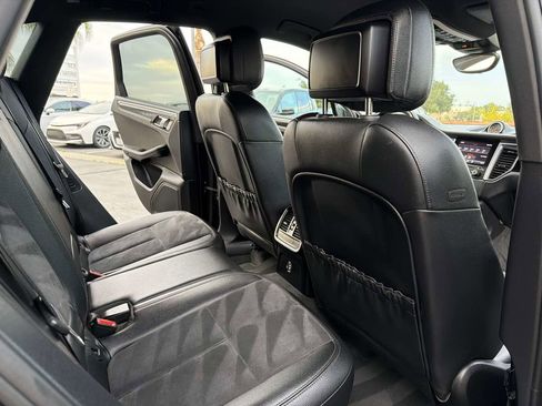 Used 2018 Porsche Macan image 19