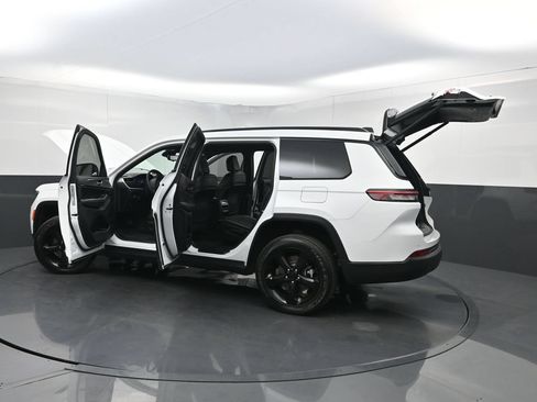 Used 2023 Jeep Grand Cherokee L Laredo AWD/4WD image 41