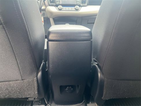Used 2016 Toyota RAV4 XLE image 21