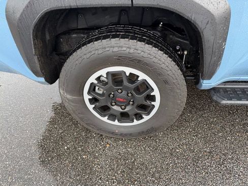 Used 2025 Toyota 4Runner TRD Off-Road image 5