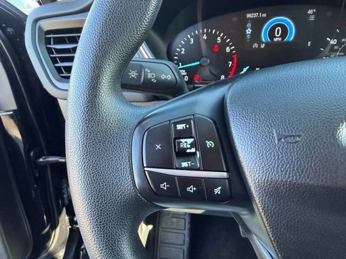 Used 2020 Ford Escape SE image 24