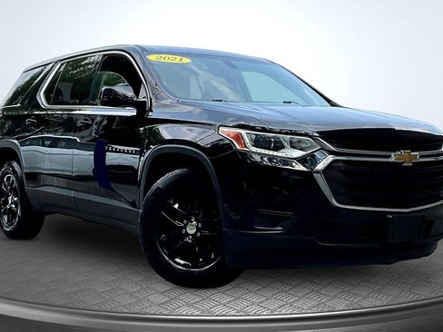Used 2021 Chevrolet Traverse LS FWD image 2