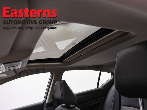 Used 2025 Nissan Altima 2.5 SR w/ SR Premium Package FWD image 34