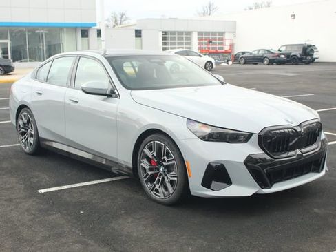 New 2026 BMW i5 eDrive40 w/ M Sport Package image 1