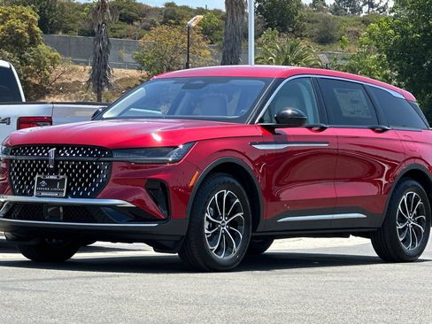 New 2026 Lincoln Nautilus Premier AWD/4WD image 7