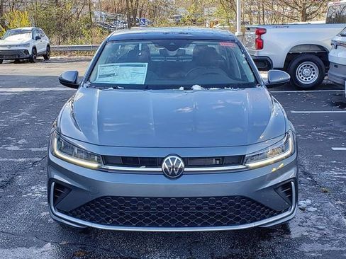 New 2026 Volkswagen Jetta SE FWD image 5