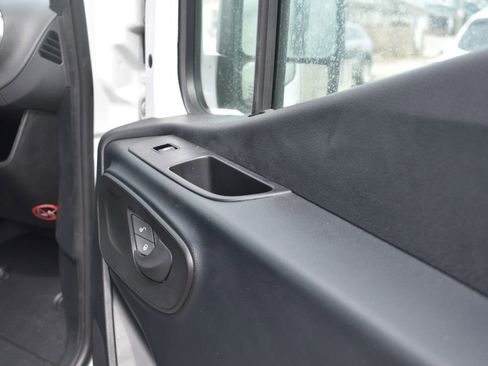 Used 2024 Mercedes-Benz eSprinter 170 Cargo image 23