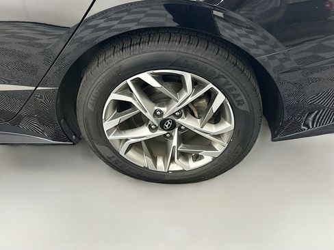 Used 2021 Hyundai Sonata SEL w/ Preferred Accessory Package image 11
