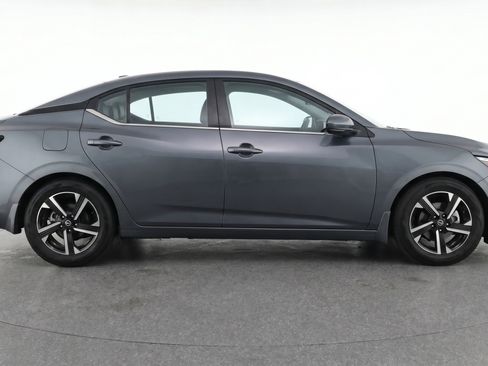 Used 2025 Nissan Sentra SV FWD image 11