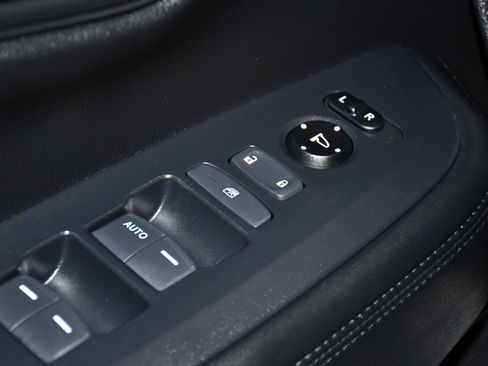 Certified 2024 Honda HR-V LX image 33