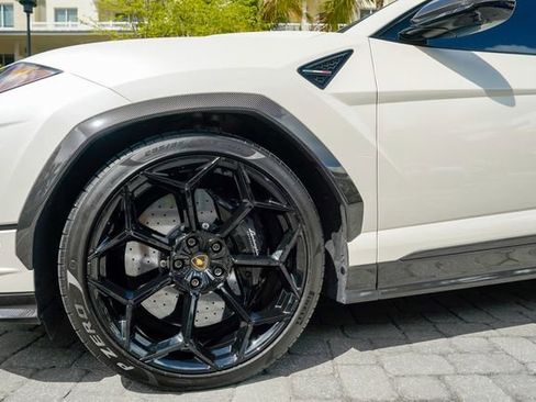 Used 2023 Lamborghini Urus Performante image 12