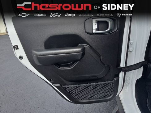 Used 2022 Jeep Gladiator Mojave w/ Cold Weather Group AWD/4WD image 16