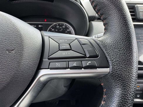 Used 2021 Nissan Versa SR image 24