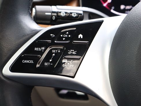 Used 2023 Mercedes-Benz GLC 300 4MATIC image 33