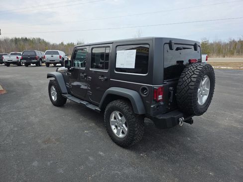 Used 2016 Jeep Wrangler Unlimited Sport w/ Quick Order Package 24S AWD/4WD image 8