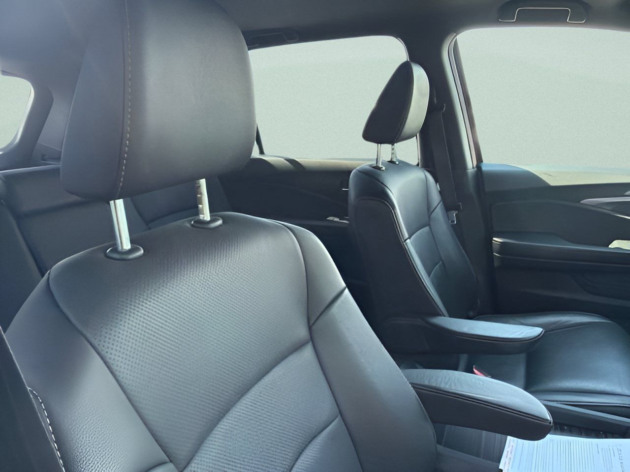 Used 2023 Honda Passport EX-L image 6