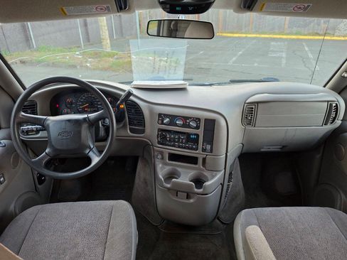 Used 2001 Chevrolet Astro Passenger RWD image 9