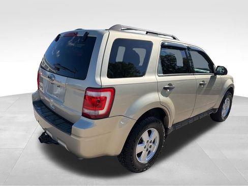 Used 2011 Ford Escape XLT w/ 201A Rapid Spec Order Code FWD image 5