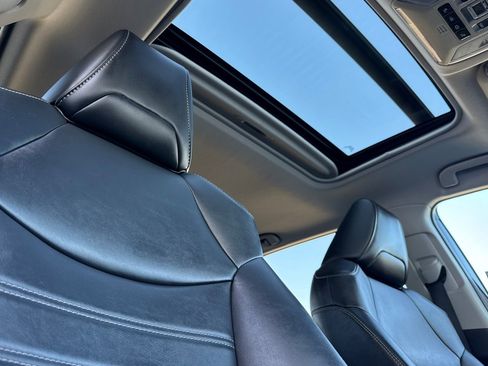 Used 2020 Toyota RAV4 Limited image 16