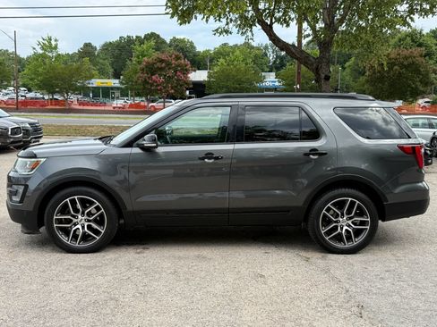 Used 2017 Ford Explorer Sport w/ Equipment Group 401A AWD/4WD image 8