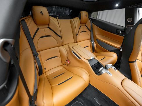 Used 2018 Ferrari GTC4Lusso T RWD image 15