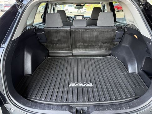 Used 2021 Toyota RAV4 XLE w/ Convenience Package AWD/4WD image 37