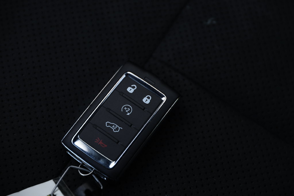 Used 2024 Jeep Grand Cherokee L Altitude AWD/4WD image 35