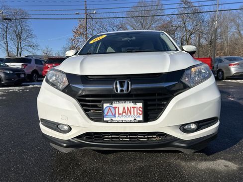 Used 2017 Honda HR-V EX image 2