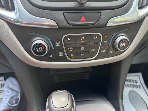 Used 2020 Chevrolet Equinox LT FWD image 23