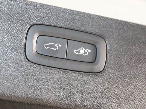 Used 2022 Volvo XC90 T6 Momentum w/ Climate Package image 61