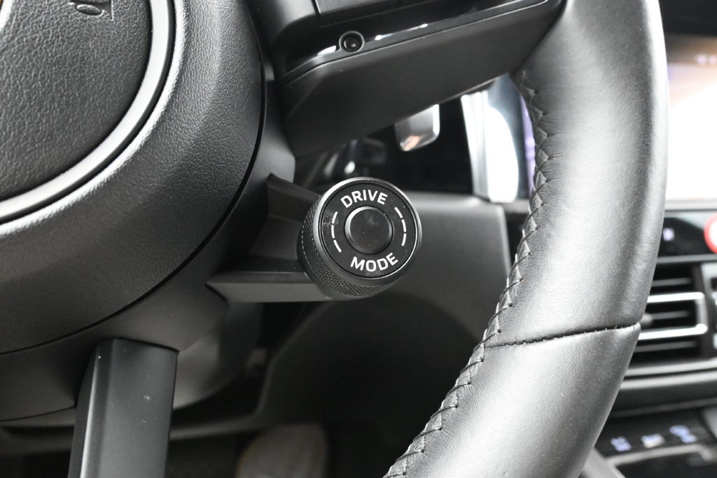 Certified 2024 Porsche Macan Turbo AWD/4WD image 39