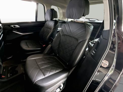 Used 2025 BMW X7 xDrive40i w/ Premium Package AWD/4WD image 18