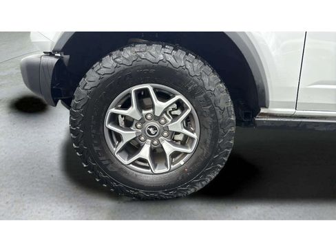 Used 2025 Ford Bronco Badlands image 22