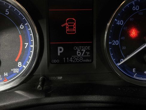 Used 2018 Toyota Corolla LE FWD image 19