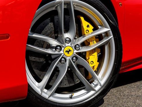 Used 2019 Ferrari 488 Spider image 41