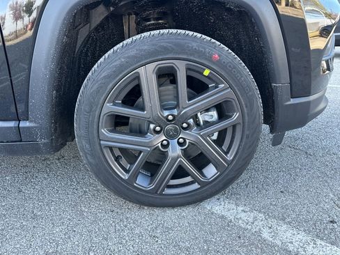 New 2026 Jeep Compass Latitude image 3