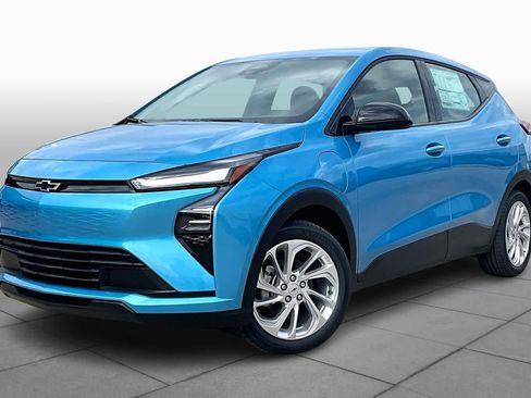 New 2027 Chevrolet Bolt LT w/ Comfort Package image 2