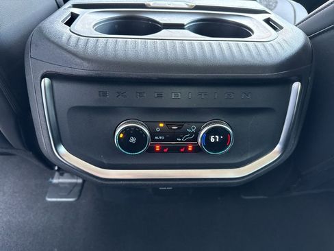 Used 2025 Ford Expedition Max Platinum image 19