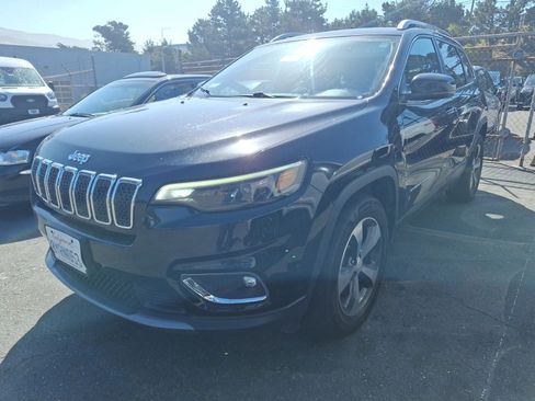 Used 2019 Jeep Cherokee Limited AWD/4WD image 3