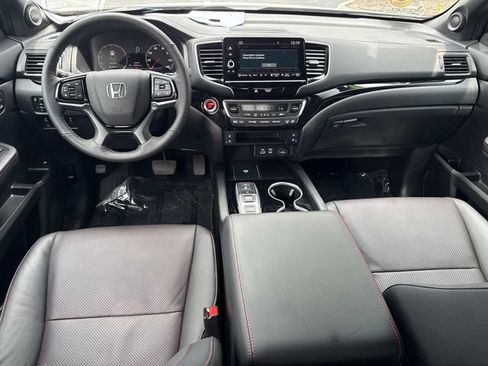 Certified 2025 Honda Ridgeline Black Edition image 17