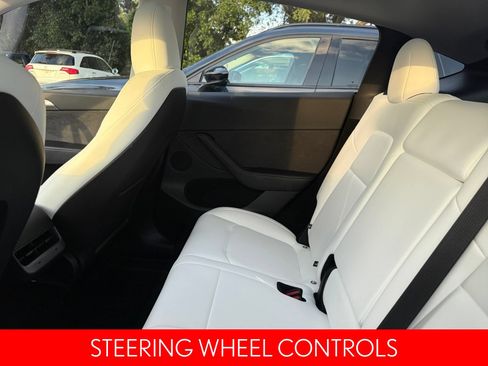Used 2025 Tesla Model Y Long Range RWD image 11