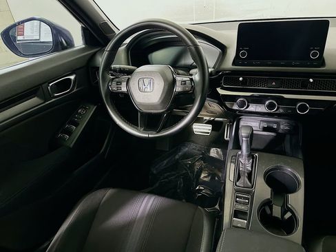 Used 2025 Honda Civic Sport image 17