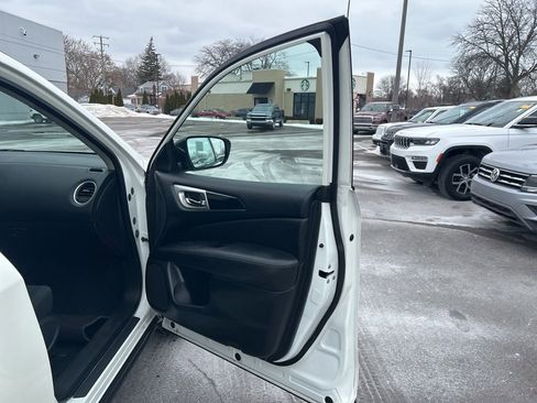 Used 2018 Nissan Pathfinder SV w/ SV All Weather Package image 16